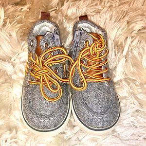 Gap Ankle Sneakers Size 5 Toddlers.